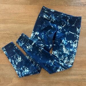 ALO Yoga Navy Tie-Dye Batik Print Legging
